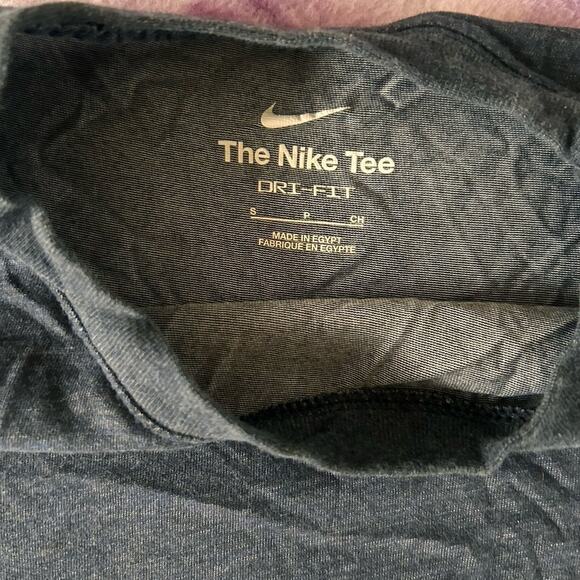 Nike dry fit t-shirt size small - Picture 3 of 3